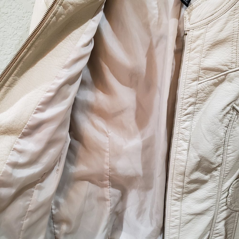 Leather jacket - Picture 4 of 4